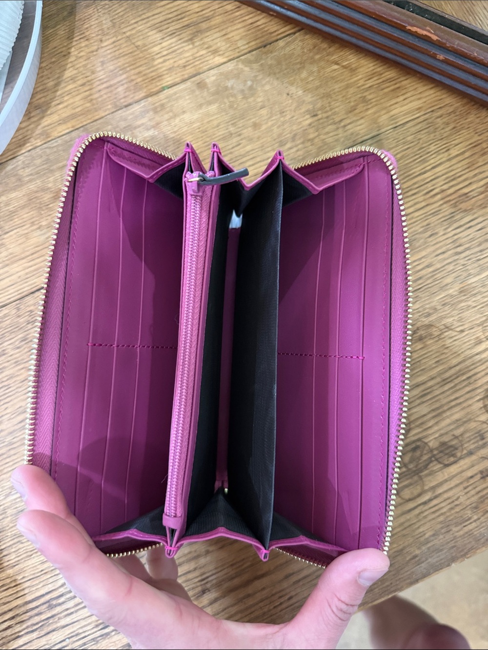 GUCCI Magenta Pink Leather Wallet - Picture 4 of 10